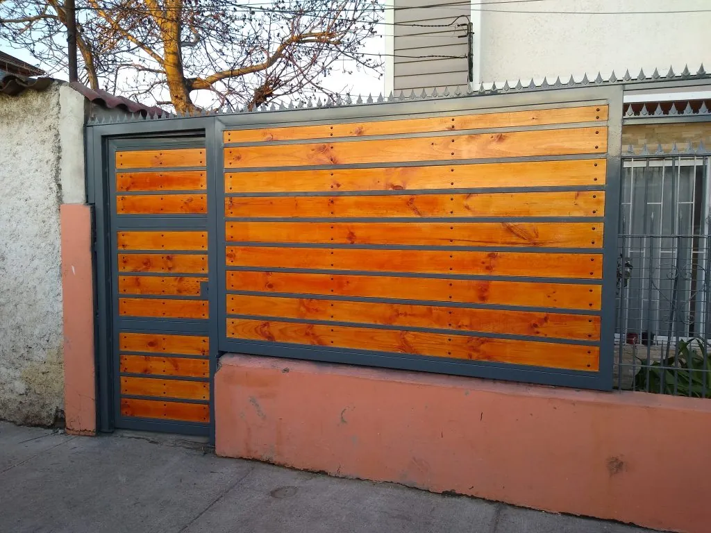 Reja perimetral metálica en Quinta Normal — foto 3 de 10