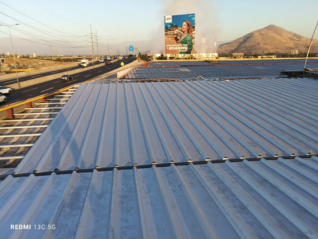Cambio de cubierta de 2.500 m² en recinto industrial, Pichara — foto 3 de 6