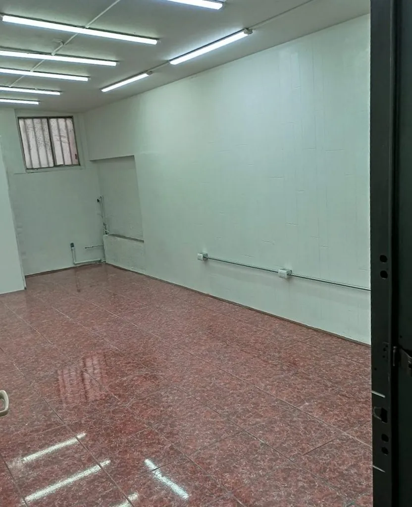 Remodelación de local comercial en barrio Franklin, Santiago — foto 1 de 3